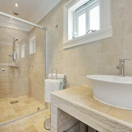 Knosesmauet Penthouse With Balcony Apartamento Bergen